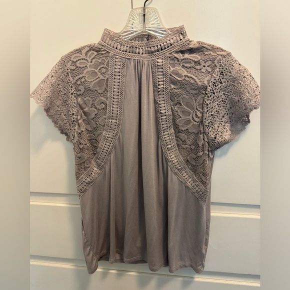 Cable & Gauge Tops - Rose top with high neck and lace.